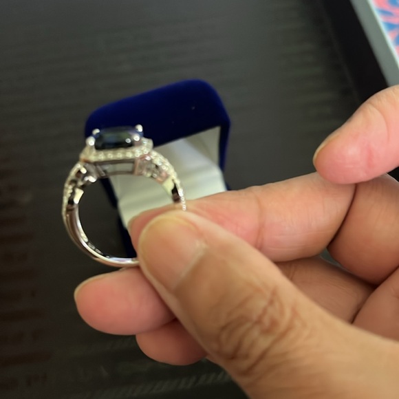 Stainless steel square cut ring - Picture 3 of 4